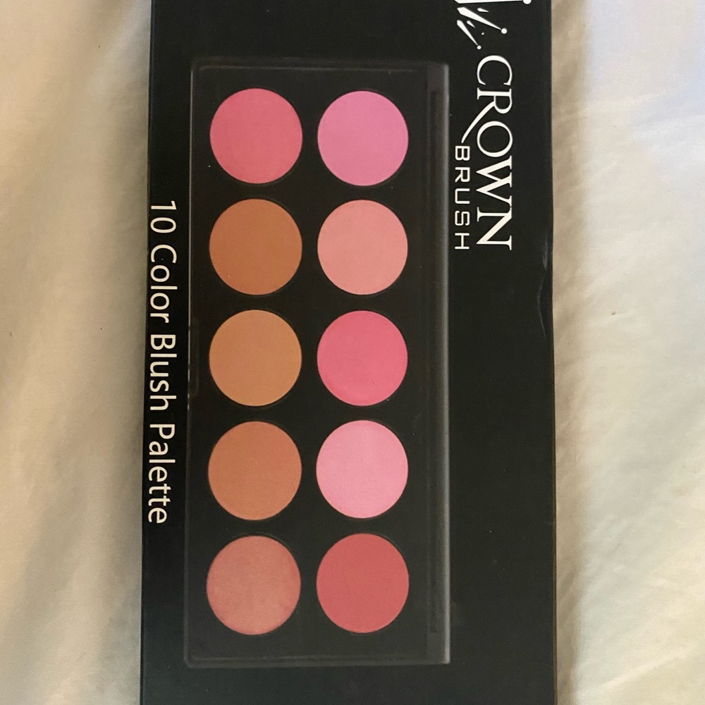 Makeup Kit - Picture 8 of 8